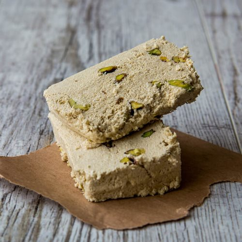 halva artigianale classico con sciroppo di carrube